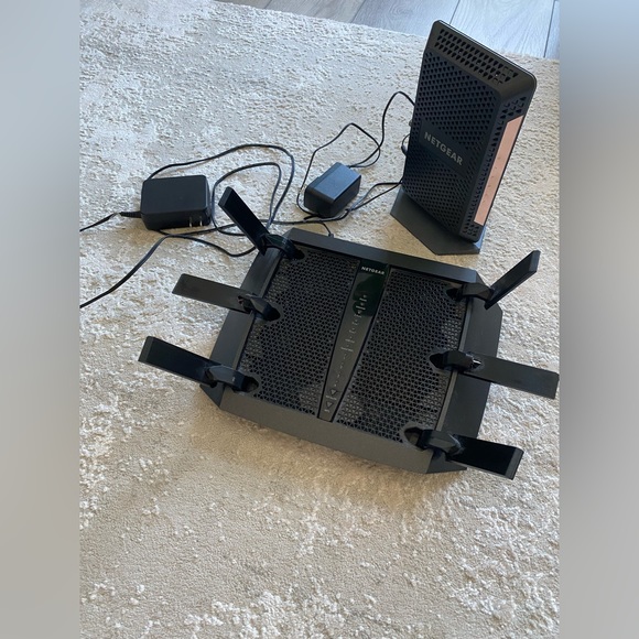NETGEAR Nighthawk Multi-Gig Cable Modem AND NETGEAR Wifi router
